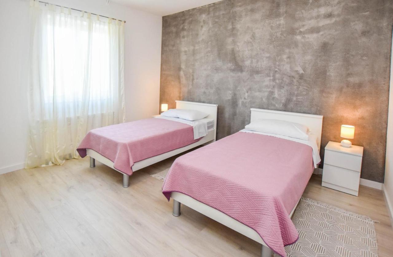 Kuca Za Odmor Lucija Lägenhet Vrana  Exteriör bild